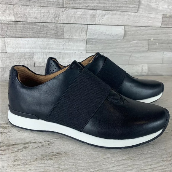 Vionic Shoes - Vionic Codie Black Leather Sneaker 6M NWOB